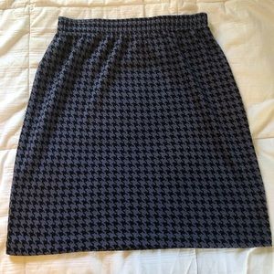Vintage purple and black houndstooth knee length skirt